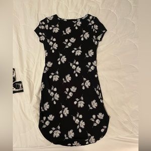 Floral t-shirt dress size M